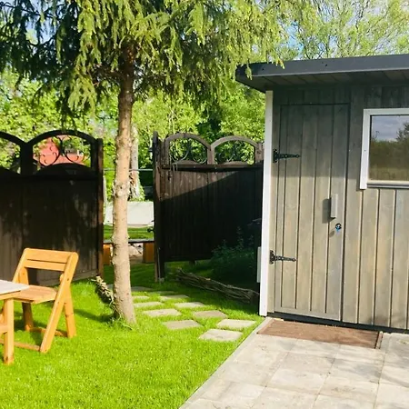 W Jabloniowym Sadzie مزرعة للإقامة