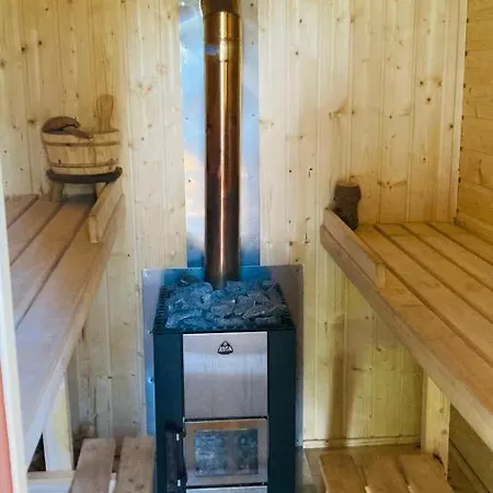 W Jabloniowym Sadzie ファームステイ Jeżyce