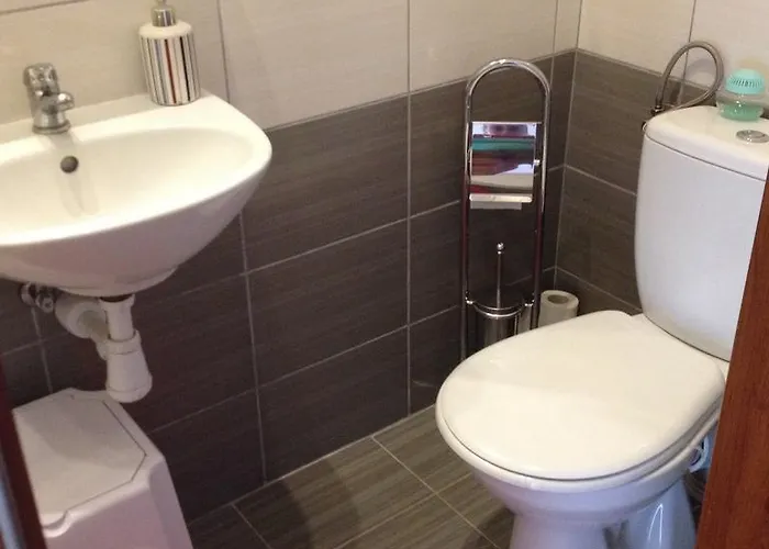 W Jabloniowym Sadzie