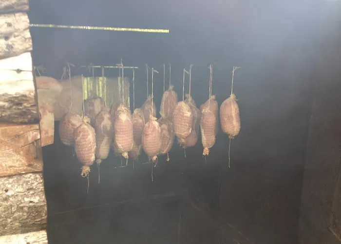 W Jabloniowym Sadzie *